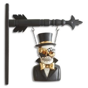 Masquerade Skeleton Bust with LED Eyes Arrow Sign is the coolest arrow replacement sign for a spooky Halloween soiree! His eyes light up to welcome guests and trick-or-treaters.
