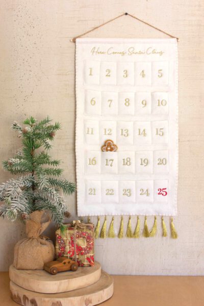 Here Comes Santa Claus Felt Advent Calendar