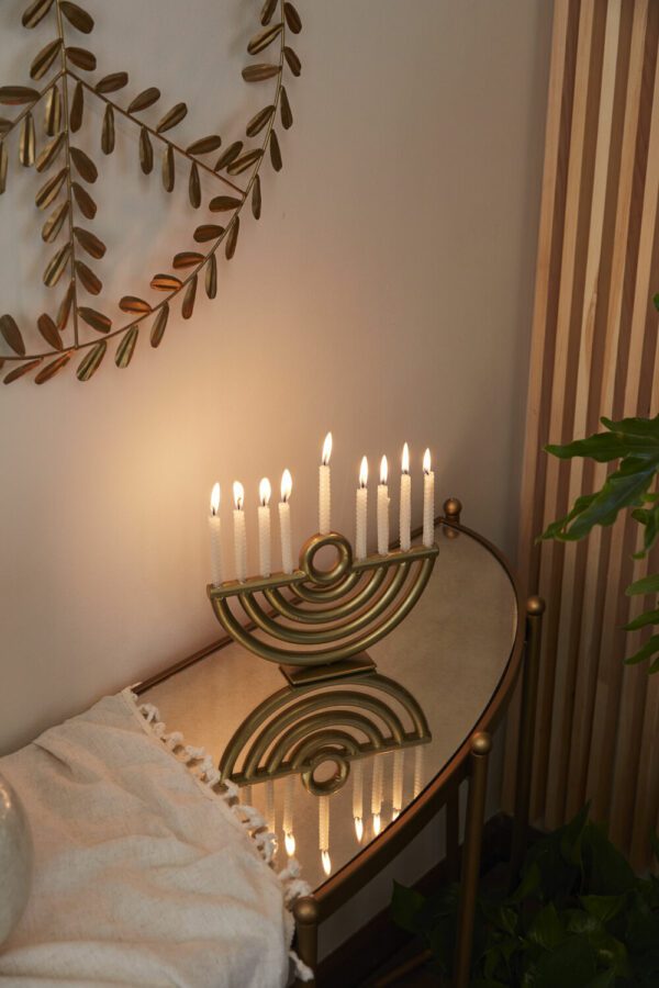 Golda Menorah