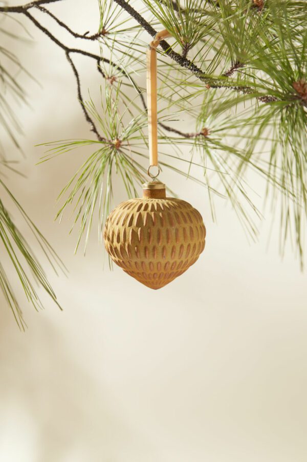 Single Bauble Nutmeg Ornament